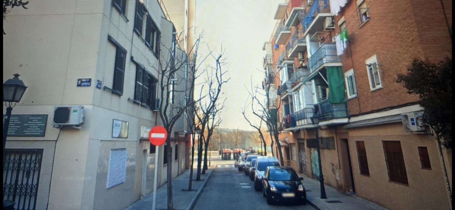 3 bedrooms Apartment in Madrid, Spain No. 275516