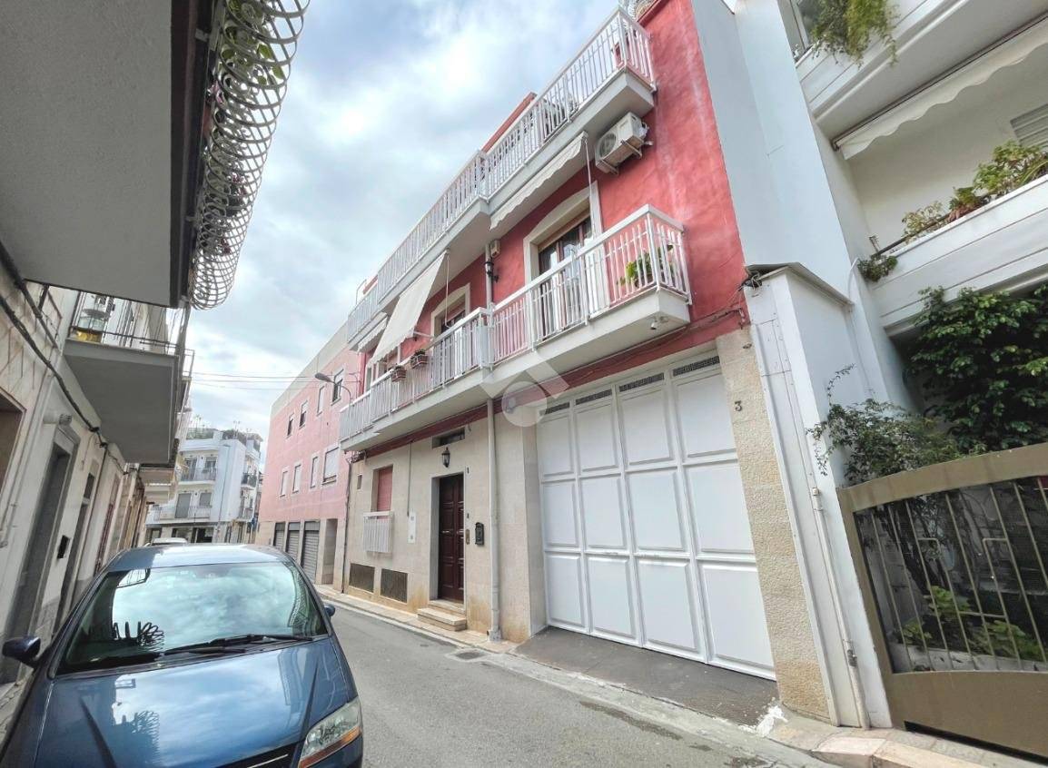 2 bedrooms House in Canosa di Puglia, Italy No. 284175