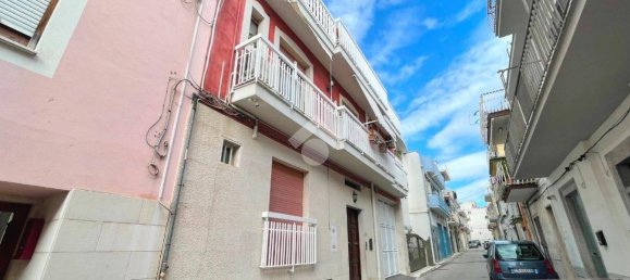 2 bedrooms House in Canosa di Puglia, Italy No. 284175 2