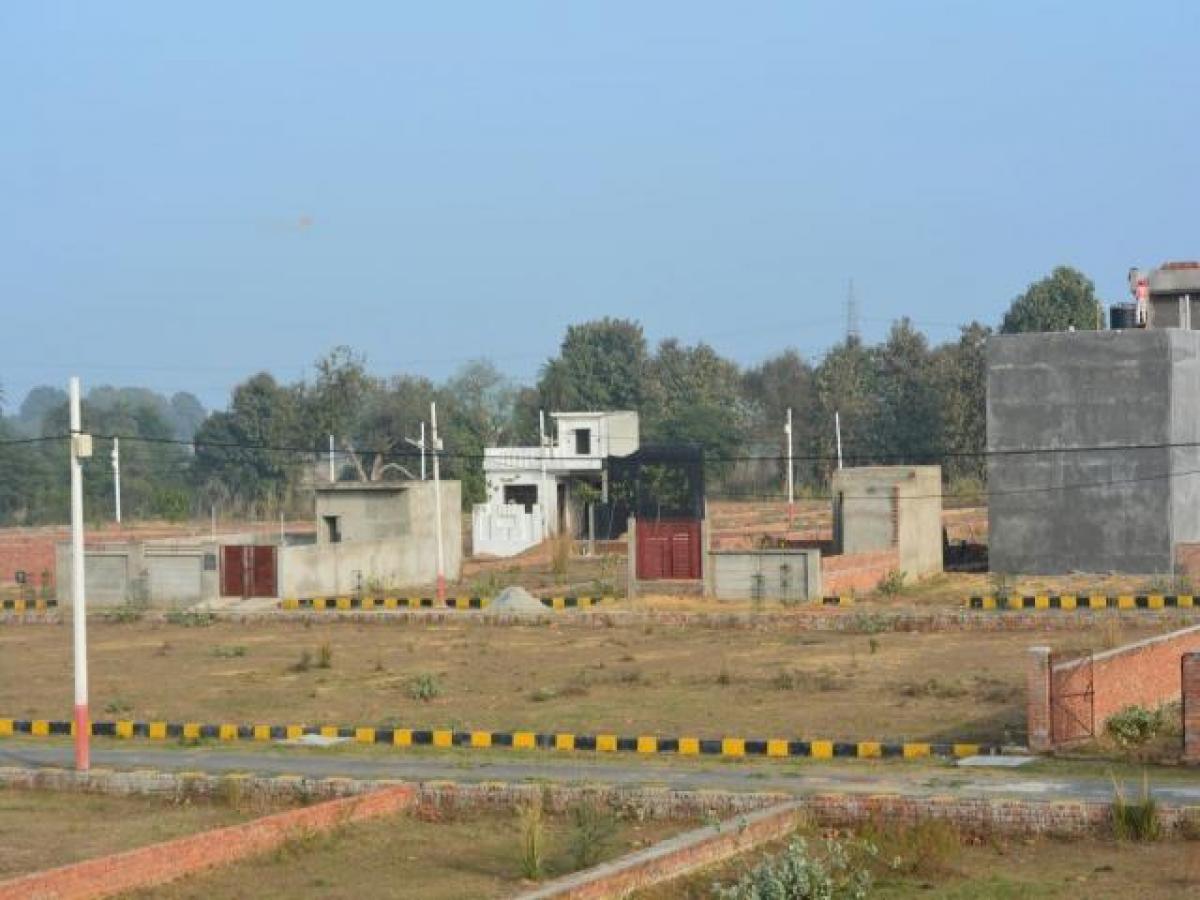  Land in Lucknow, India No. 33663