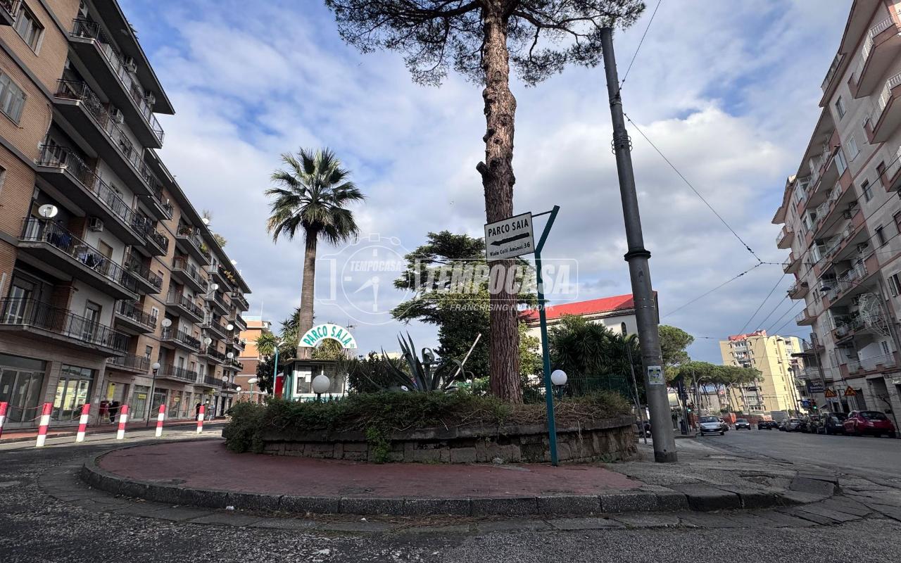 Квартира с 6 комнатами в Неаполь, Италия № 139629