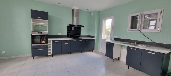 4 bedrooms House in Deux-Sevres, France No. 282344 3