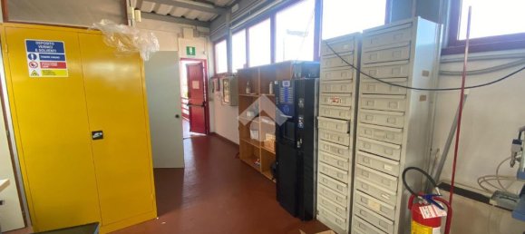 4 rooms Warehouse in Scandicci, Italy No. 229815 9