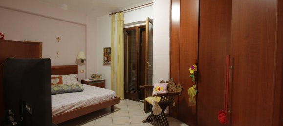 5 rooms Apartment in Certaldo, Italy No. 282396 15