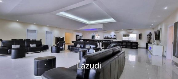 4 bedrooms Villa in Bang Lamung, Thailand No. 16342 4