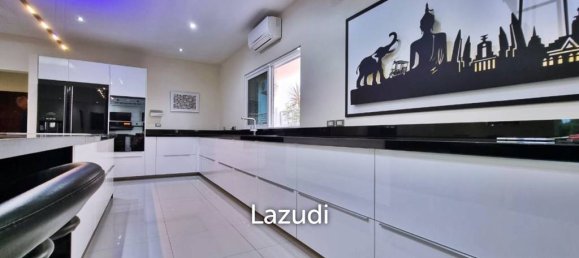 4 bedrooms Villa in Bang Lamung, Thailand No. 16342 10