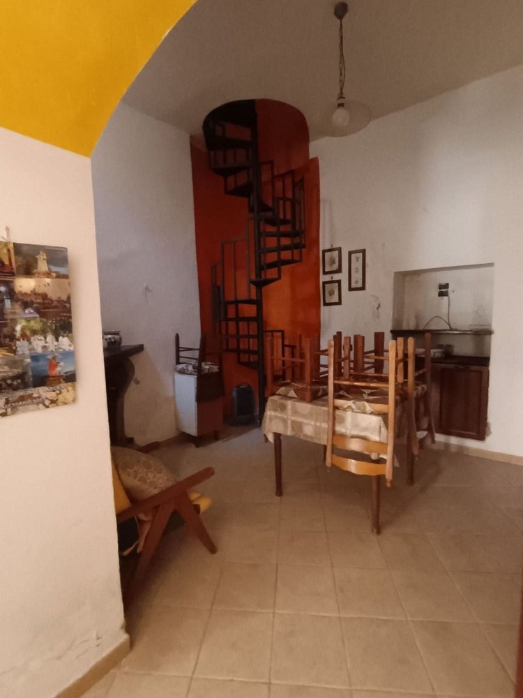 4 rooms House in Bucciano, Italy No. 262986
