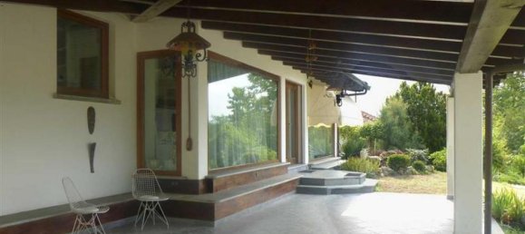 2 bedrooms House in Cortiglione, Italy No. 669 3