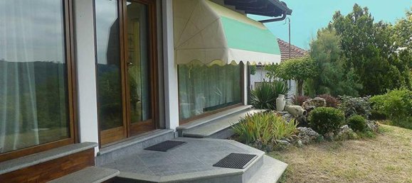 2 bedrooms House in Cortiglione, Italy No. 669 4