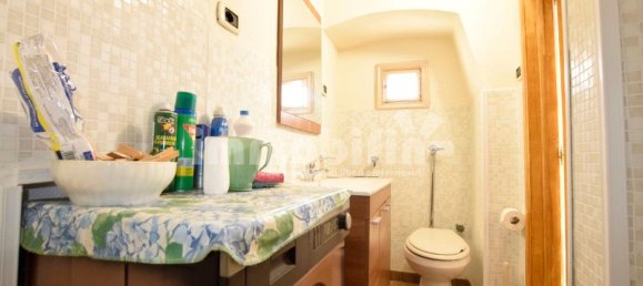 Apartamento de 3 dormitorios en Oria, Italy No. 339852 11