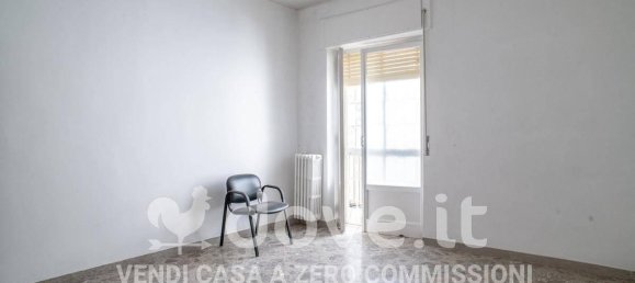 3 rooms Apartment in Taranto, Italy No. 43524 18