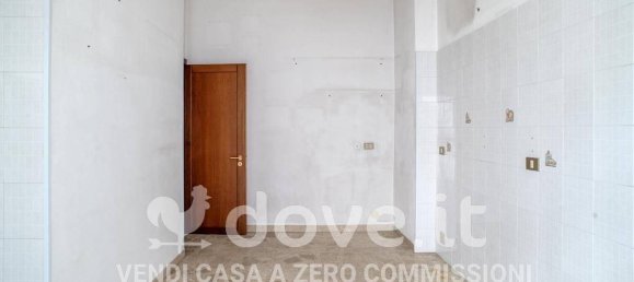 3 rooms Apartment in Taranto, Italy No. 43524 5