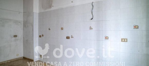 3 rooms Apartment in Taranto, Italy No. 43524 4