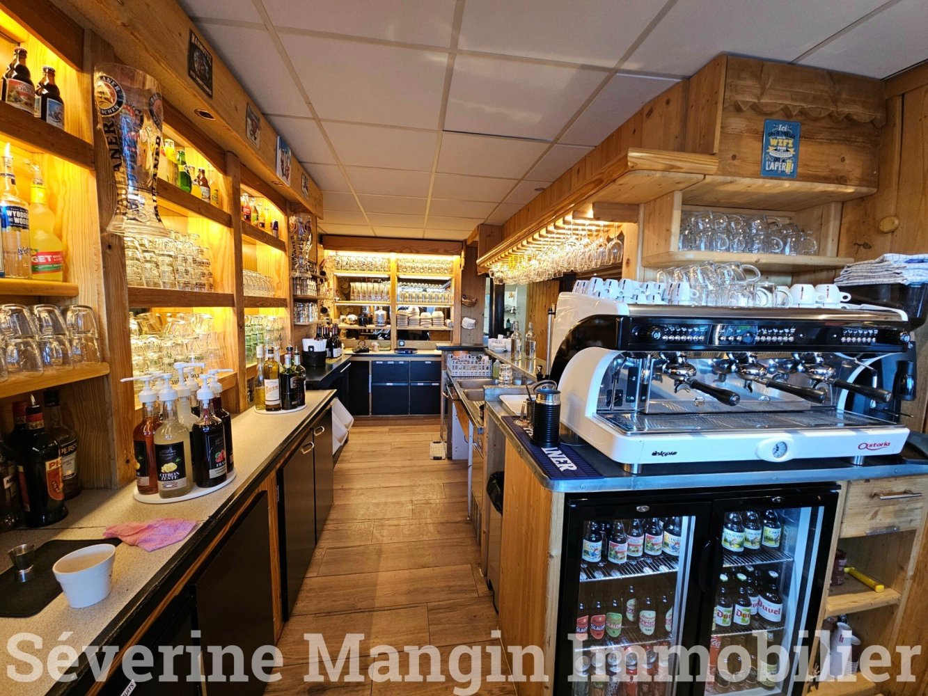 Коммерческая недвижимость 224м² в Виллар-де-Лан, Франция № 200350