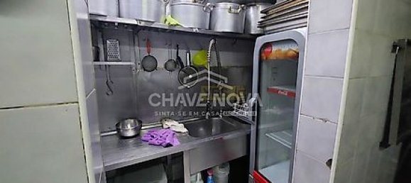 Gewerbliche Immobilie in Matosinhos, Portugal 125m², Nr. 38577 3