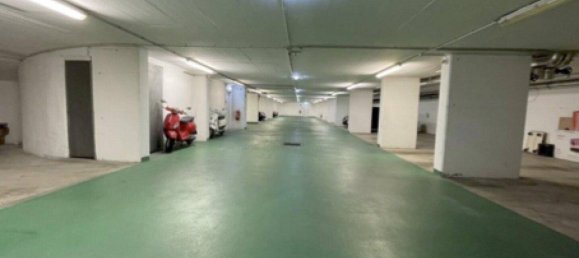 مرآب في Alsergrund, Austria رقم 25707 3