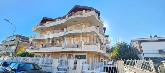 4 Schlafzimmer Wohnung in Grosseto, Italy, Nr. 203707 4