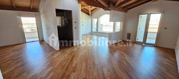 4 Schlafzimmer Wohnung in Grosseto, Italy, Nr. 203707 2
