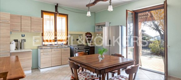 4 bedrooms Villa in Montafia, Italy No. 62994 5