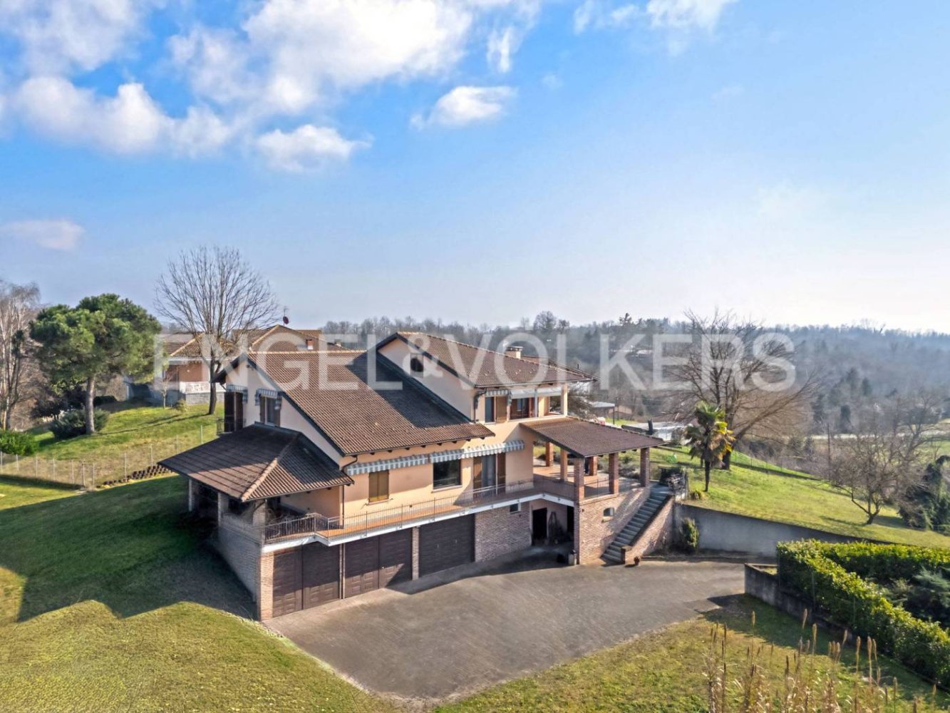 4 bedrooms Villa in Montafia, Italy No. 62994