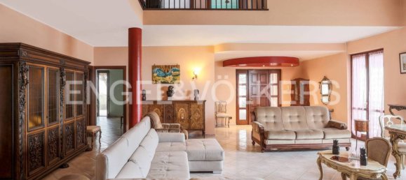 4 bedrooms Villa in Montafia, Italy No. 62994 2