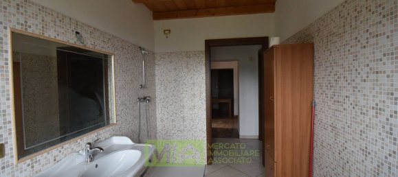 Дом с 9 комнатами в Змерилло, Италия № 68924 20