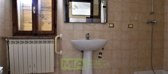 Дом с 9 комнатами в Змерилло, Италия № 68924 26