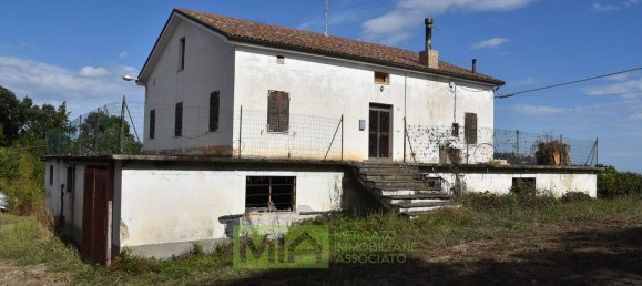 Дом с 9 комнатами в Змерилло, Италия № 68924 7