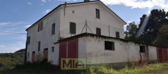 Дом с 9 комнатами в Змерилло, Италия № 68924 8