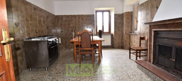 Дом с 9 комнатами в Змерилло, Италия № 68924 16