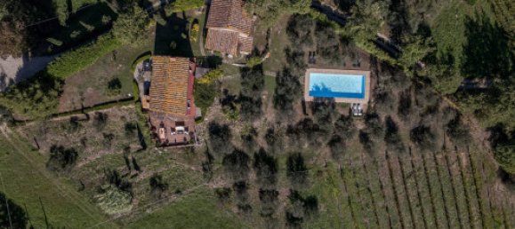 4 bedrooms House in Lucca, Italy No. 57228 6