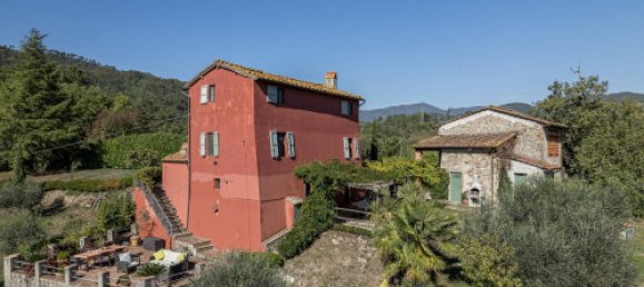 4 bedrooms House in Lucca, Italy No. 57228 9