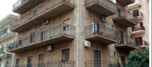 Apartamento de 6 habitaciónes en Reggio Calabria, Italy No. 36573 2