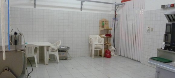 2 rooms Commercial property in Termoli, Italy No. 31204 11