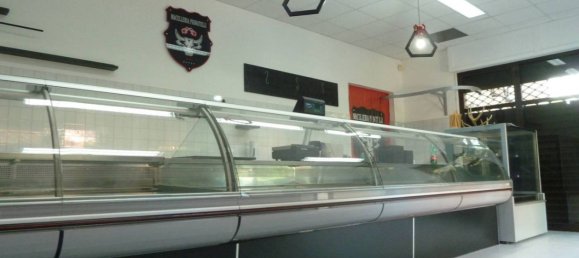 2 rooms Commercial property in Termoli, Italy No. 31204 5