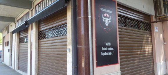 2 rooms Commercial property in Termoli, Italy No. 31204 3