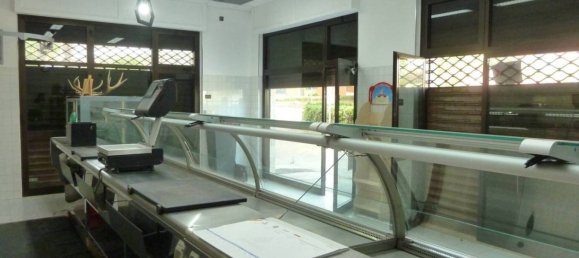 2 rooms Commercial property in Termoli, Italy No. 31204 7