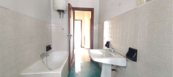 5 rooms Apartment in Santa Maria Capua Vetere, Italy No. 26944 17