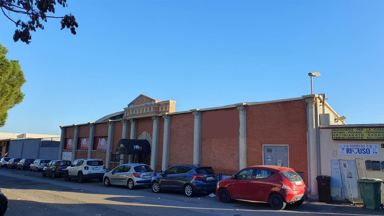 Склад 853м² в Кальяри, Италия № 224522