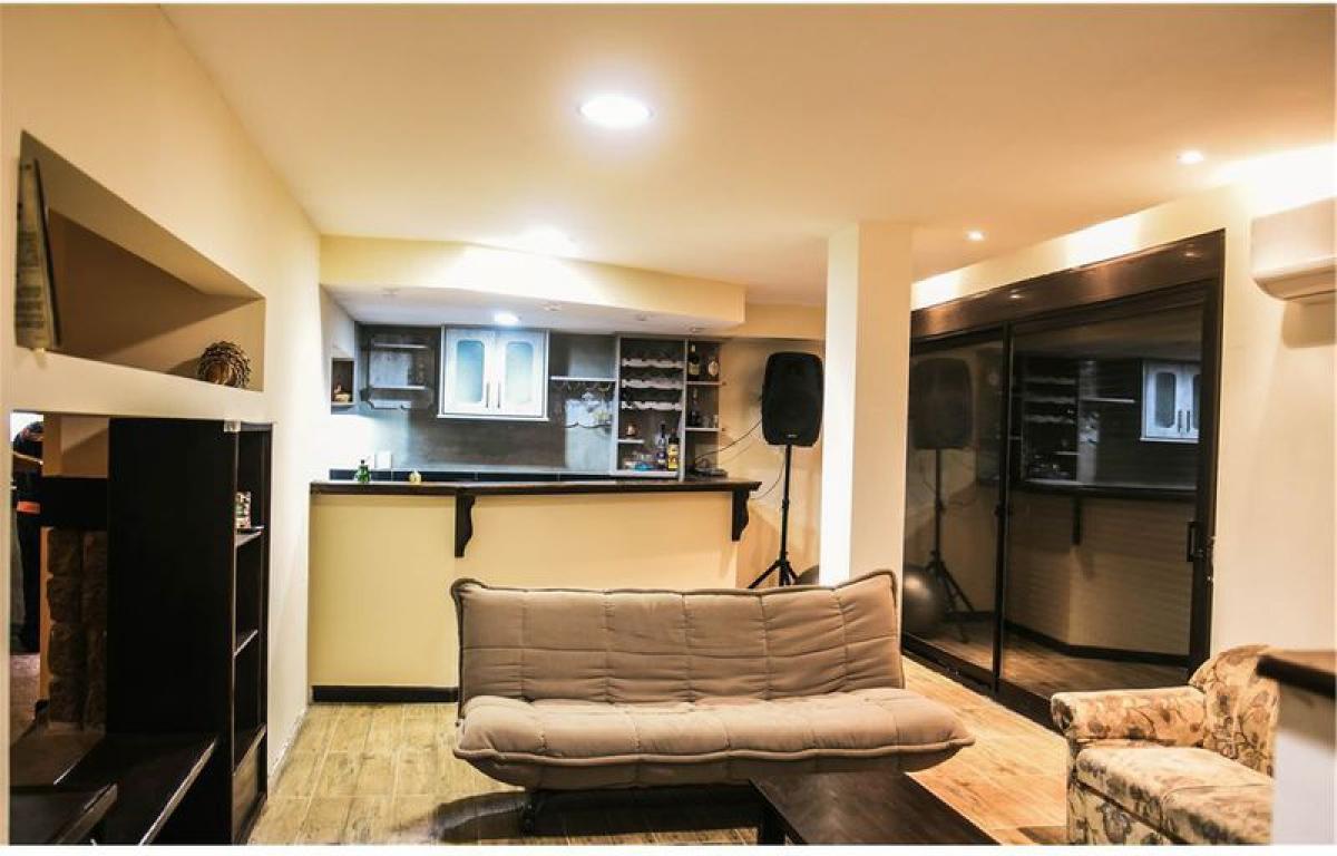 2 bedrooms House in Montevideo, Uruguay No. 6006