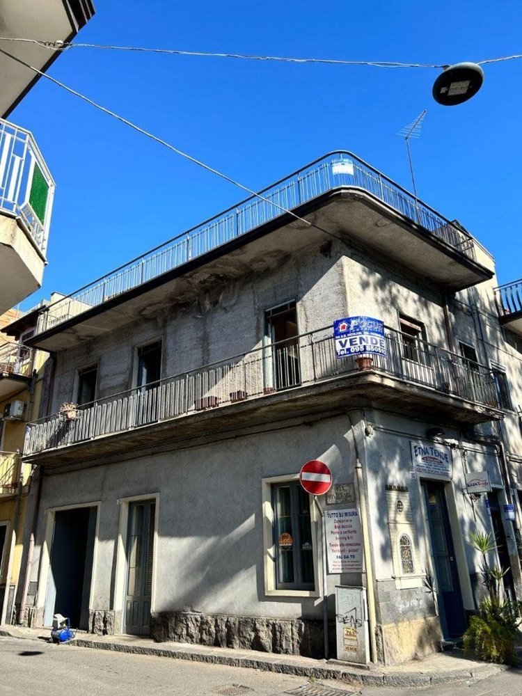 3 rooms Apartment in Paternò, Italy No. 259721