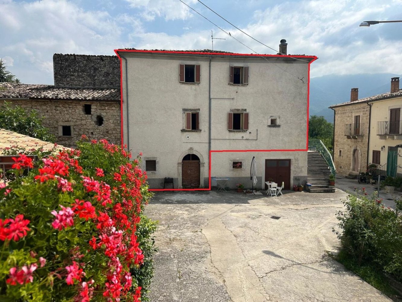 Дом с 4 комнатами в Караманико Терме, Италия № 288673