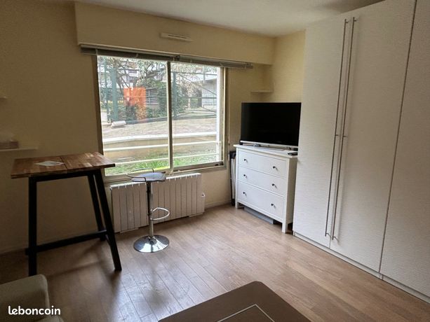 1 bedroom Apartment in Paris, France No. 309916