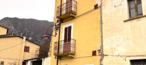 5 rooms House in Anversa degli Abruzzi, Italy No. 136606 16