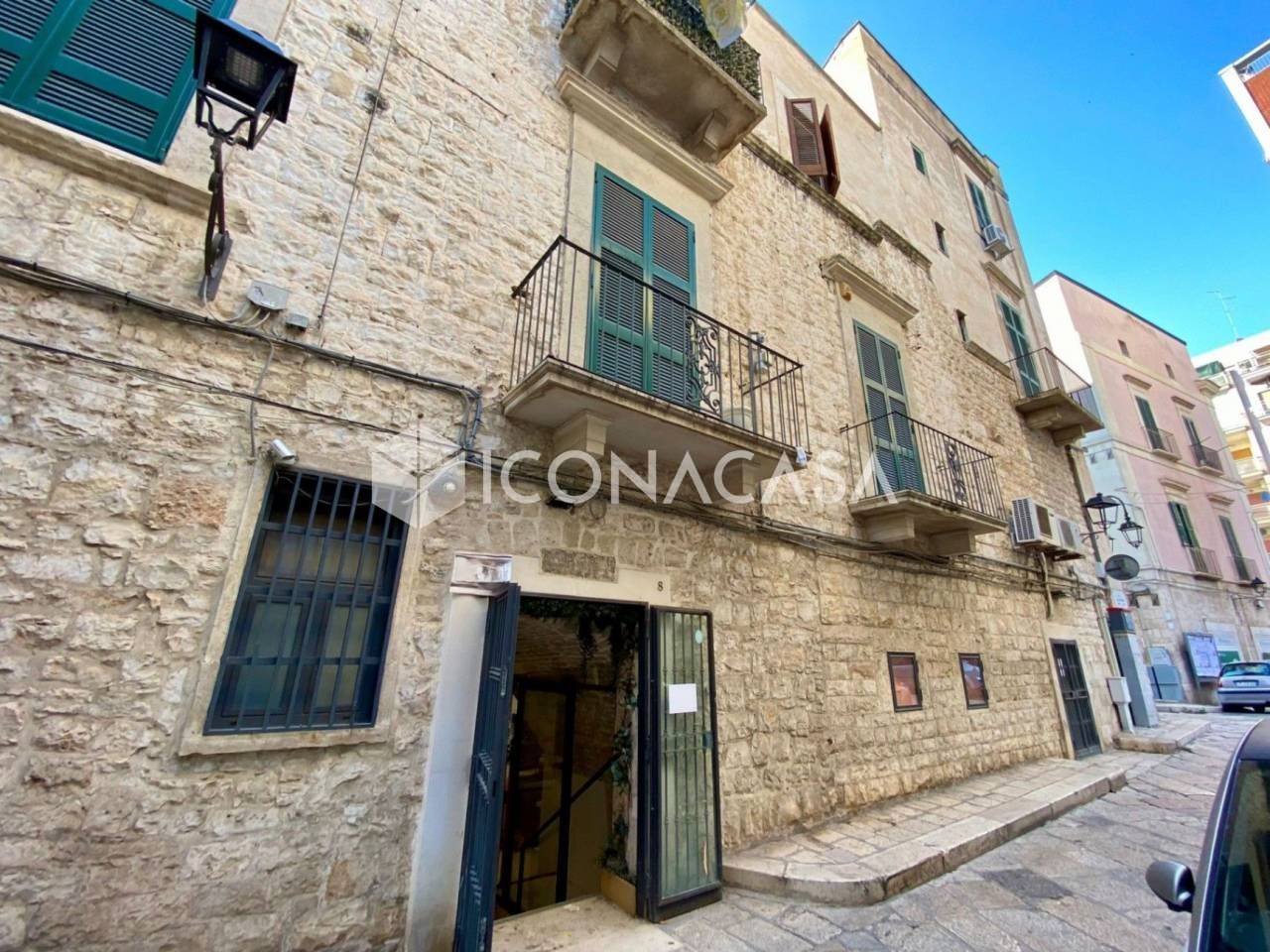 4 rooms Commercial property in Bitonto, Italy No. 19610