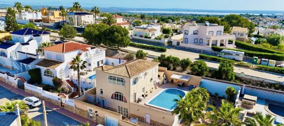 Casa de 7 dormitorios en San Miguel de Salinas, Spain No. 187935 38
