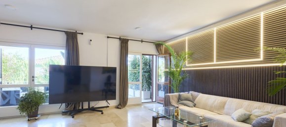 6 bedrooms Villa in Marbella, Spain No. 134852 3