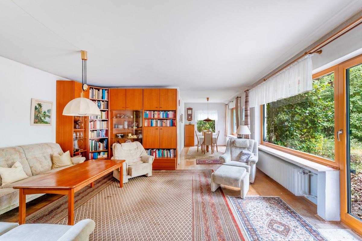 Бунгало с 7 комнатами в Эрланген, Германия № 220397