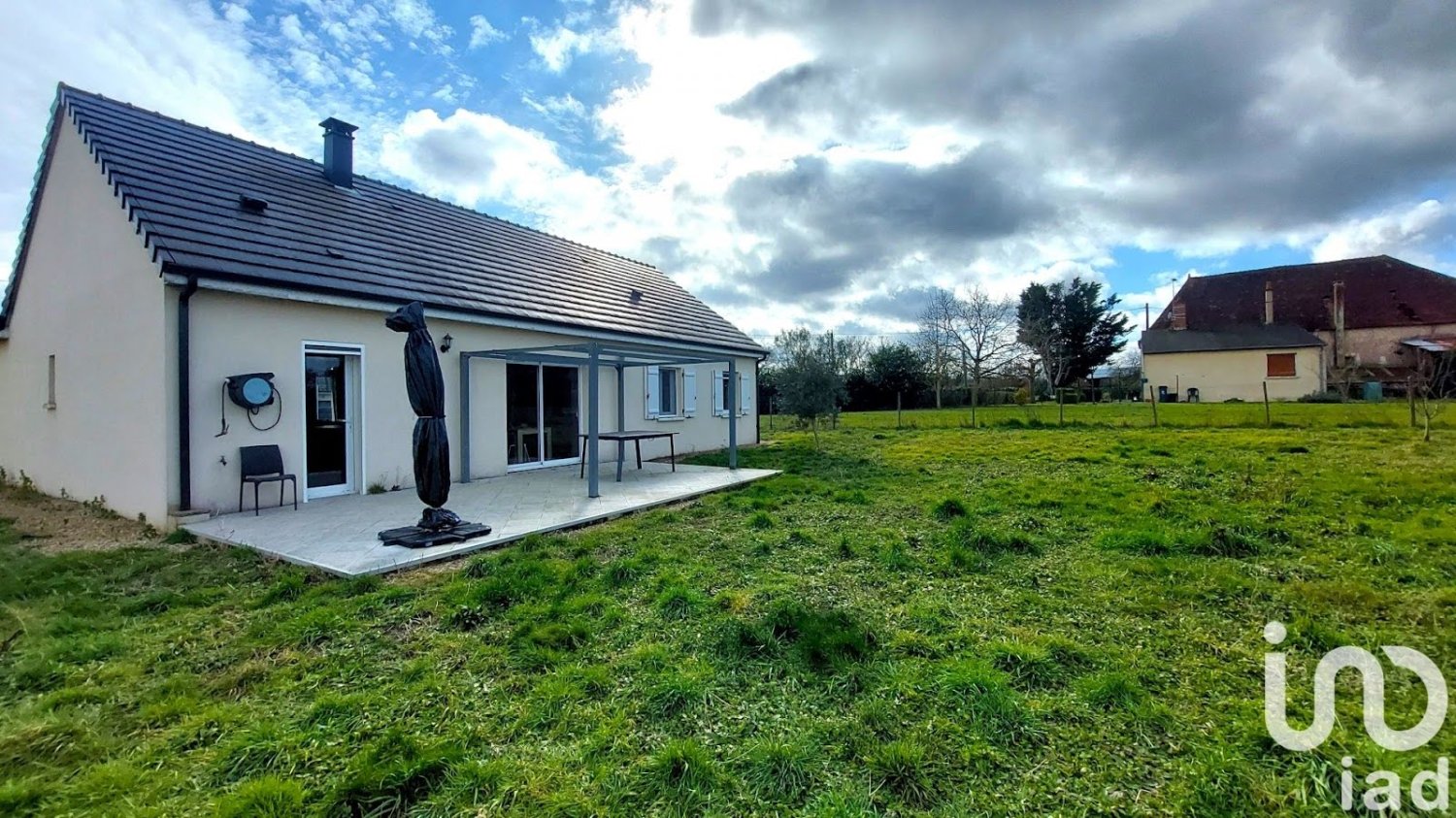 Casa T3 em Jeu-les-Bois, France N.º 240312