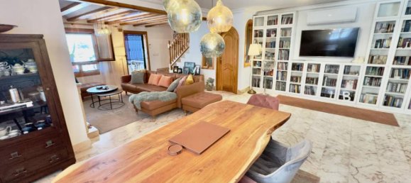 5 bedrooms Villa in Guardamar del Segura, Spain No. 13732 4